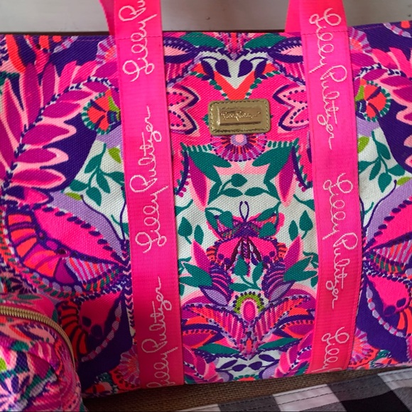 Lilly Pulitzer 2pc. Tote/Cosmetics case in "Resort White "Shes Too Fly" NWT - Picture 11 of 12